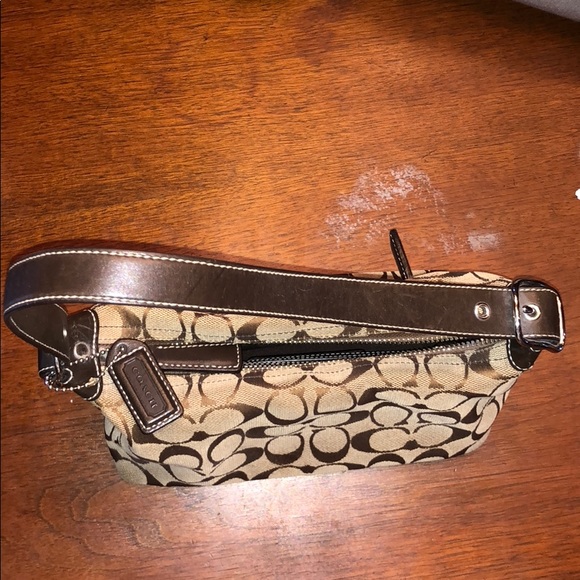 Coach shoulder purse - Picture 2 of 3